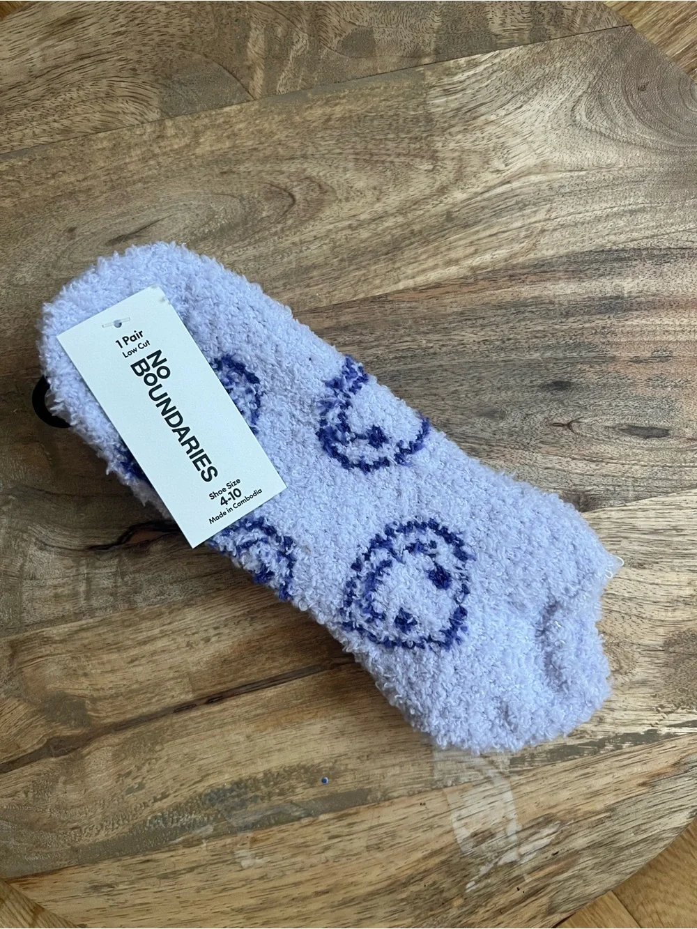Low Cut Cozy Socks in Light Lavender with Smiley Face Print